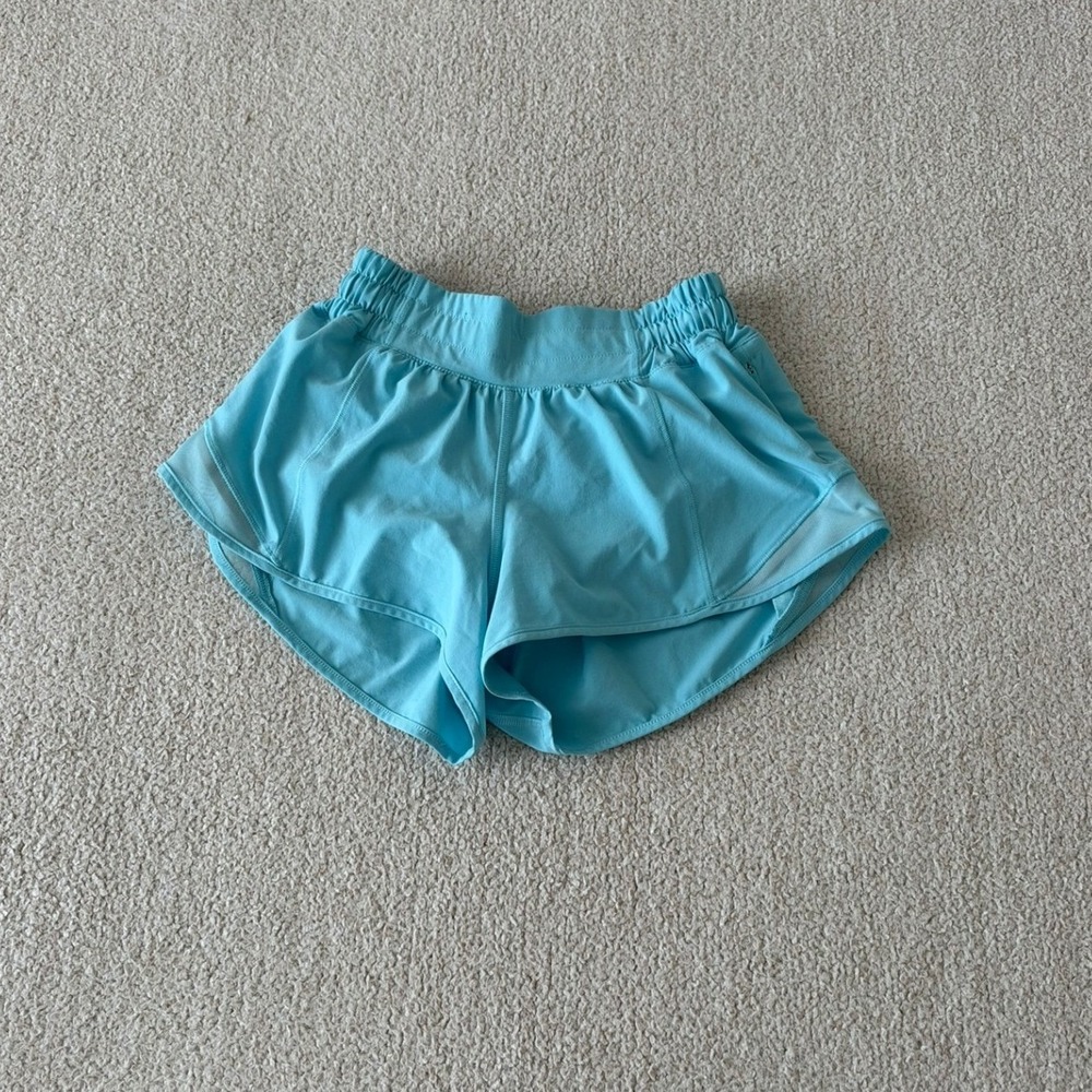 lululemon Hotty Hot LR Short 2.5" size 2 in Blue Chill